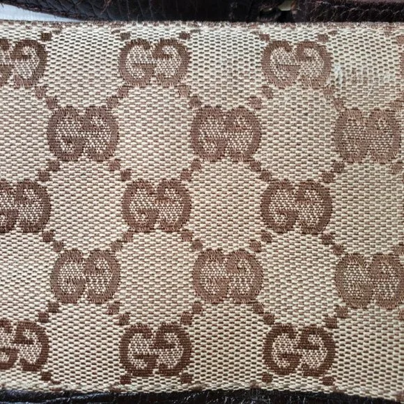 GUCCI GG Supreme Canvas Shoulder Bag - Picture 4 of 12